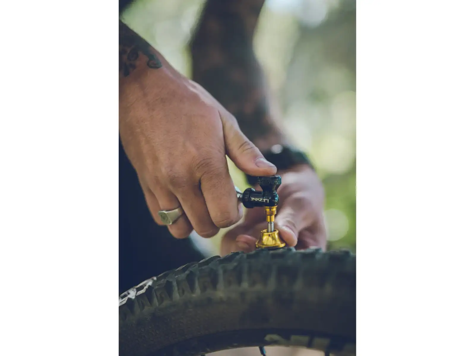 Lezyne Tubeless CO2 Blaster W/O CO2 Súprava na opravu bezdušových plášťov