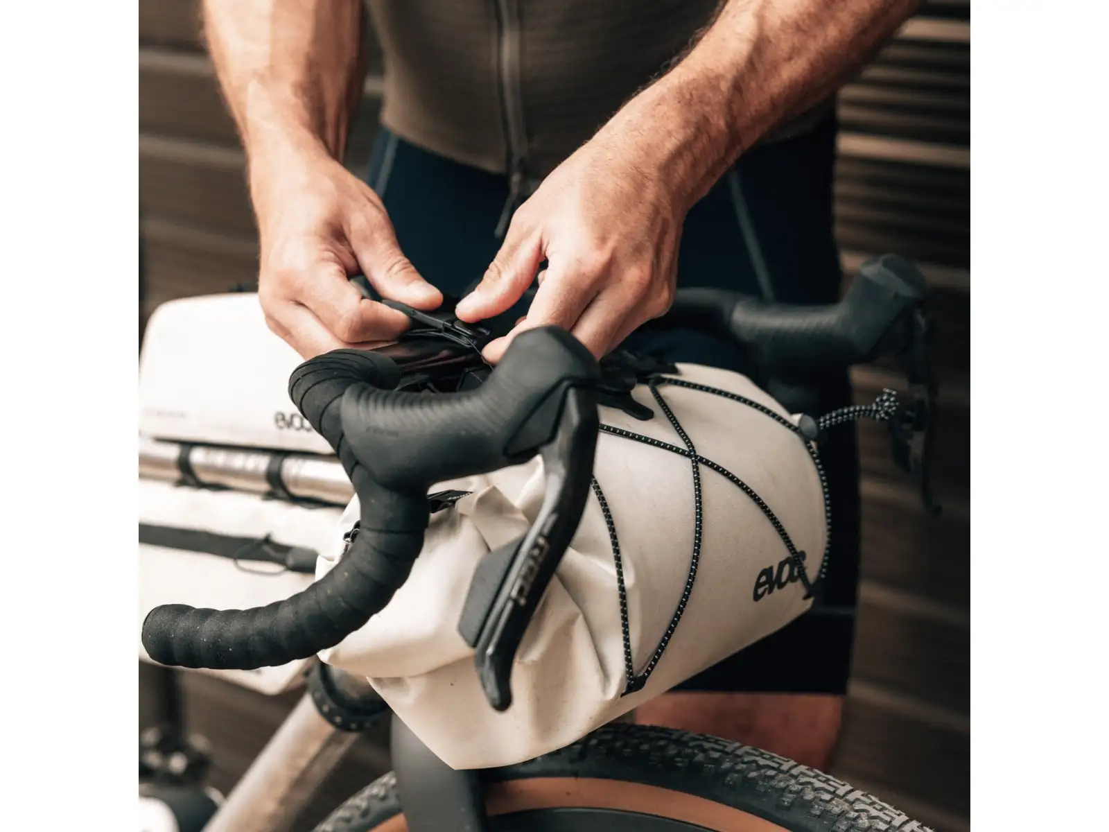 Evoc Handlebar Pack BOA WP 9 brašna na riadidlá Black