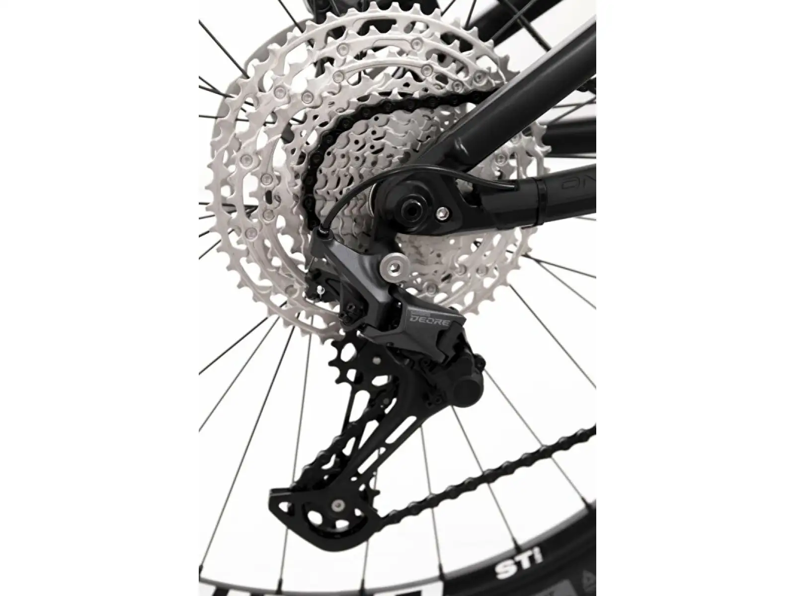 Rock Machine Blizzard 50-297 matná šedá/čierna/biela 29"/27,5" horský bicykel