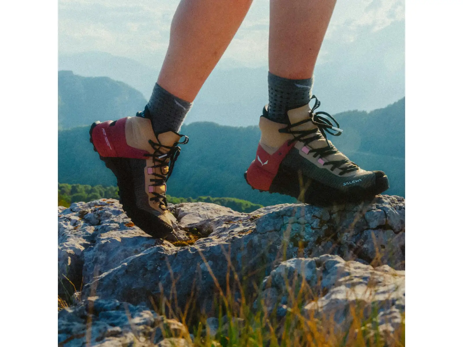 Salewa Wildfire NXT Mid GTX dámske turistické topánky Quicksand/Etruscan Red