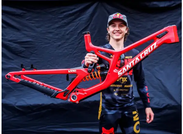 Santa Cruz V10 8 CC MX 24 zjazdový rám Red Factory veľkosť L.