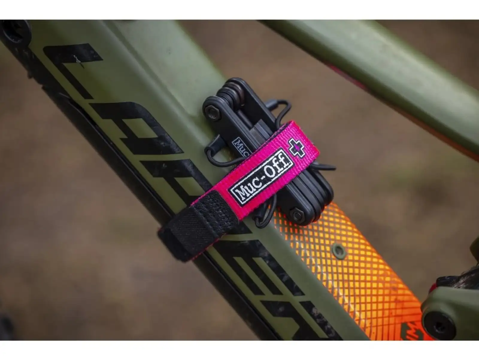 Muc Off Utility Frame Strap popruh na uchytenie k rámu zelená