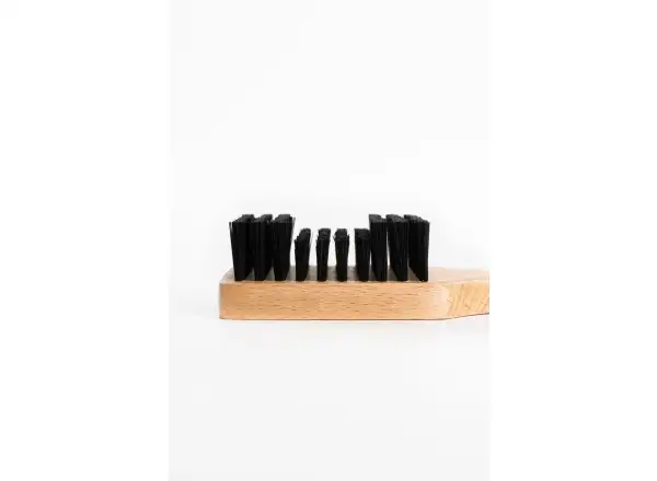 Peatys Tyre Brush kefa na plášte