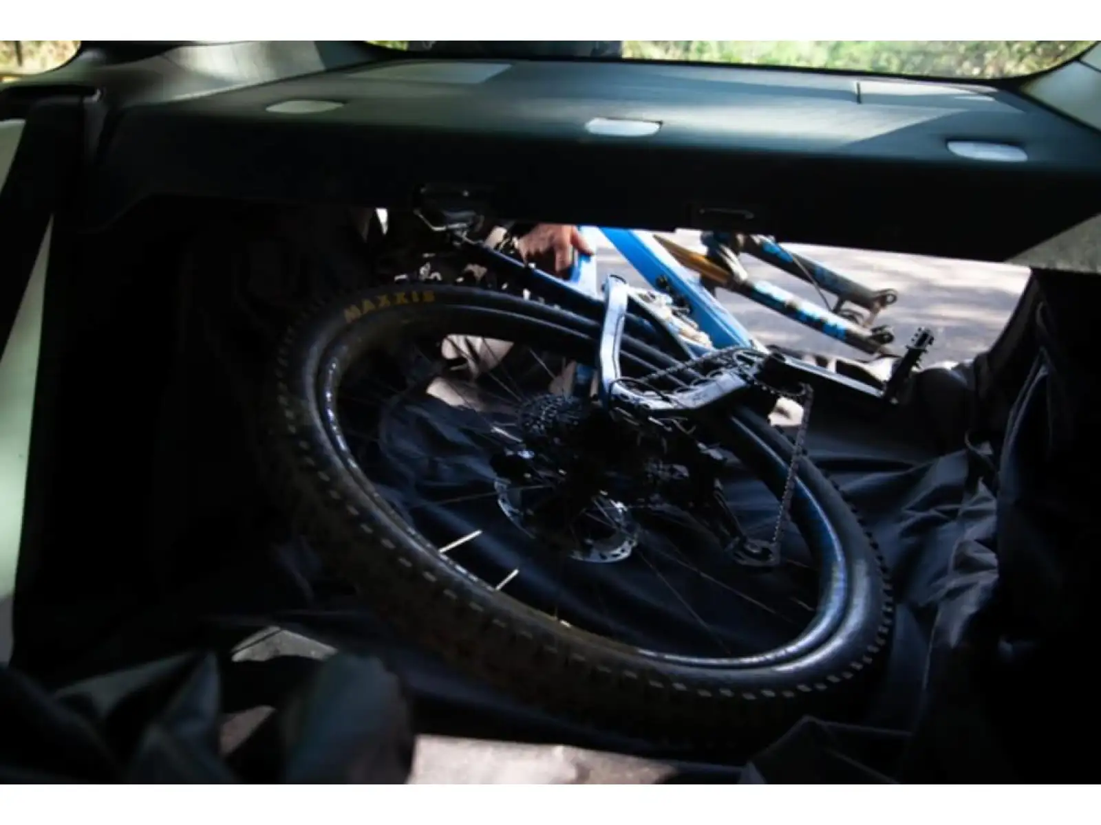 Hiplok Rideshield ochranná podložka 2700 x 1020 mm čierna