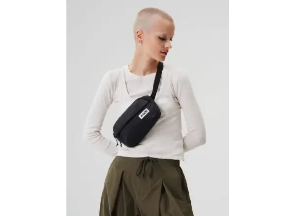 Aevor Hip Bag Ease taštička cez rameno/ľadvinka Black