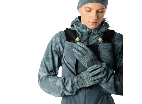 Dynafit Trail 6 Reflective bežecká vesta Cinder/Smoke Blue