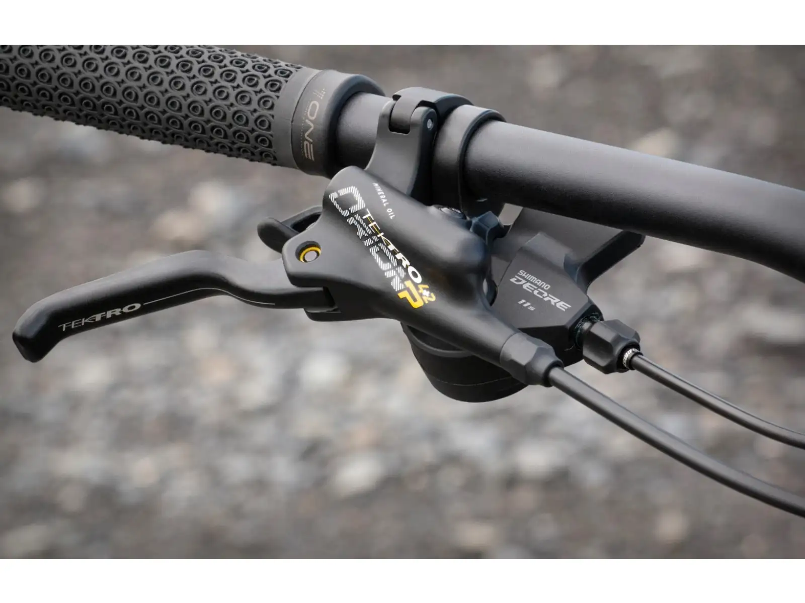 Superior eXF 8089 celoodpružený e-bikeMatte Black/Chrome Silver