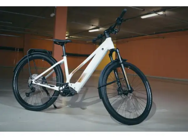Trekingový elektrobicykel Superior eXR 6090 BL Touring II lesklý biely/medený