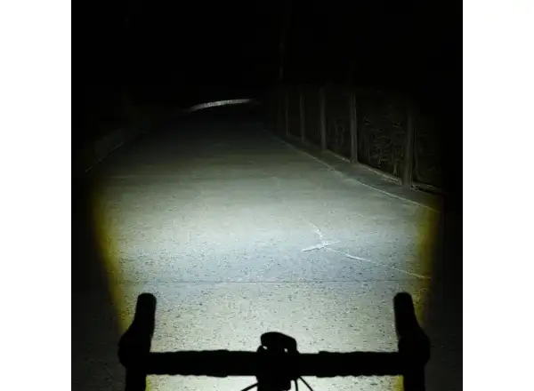 Ravemen FR1500 predné svetlo