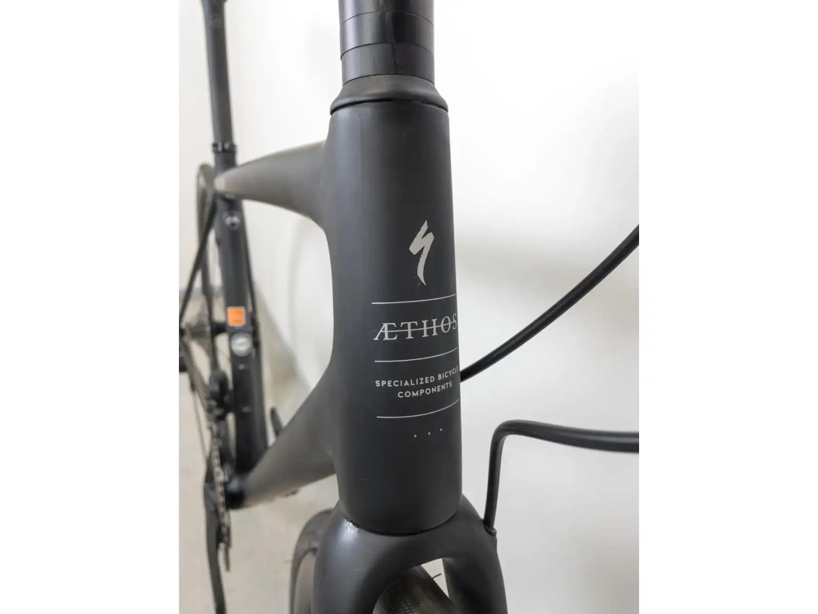 Specialized Aethos Comp Rival eTap AXS Satin Carbon cestný bicykel