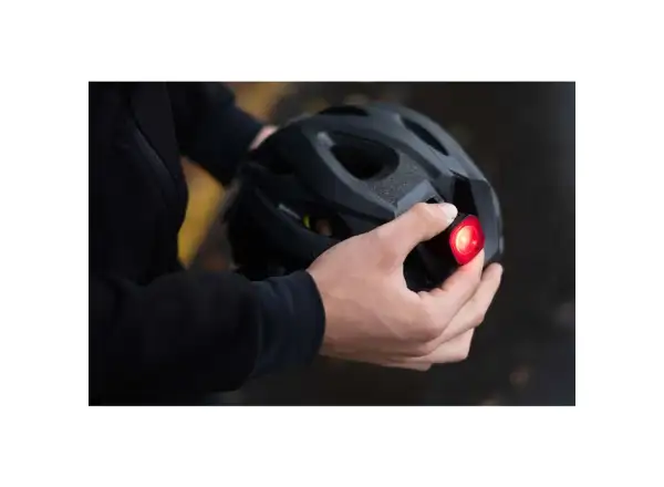 Giant Recon TL 100 zadné svetlo USB