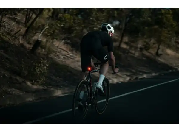 Knog Blinder zadná blikacia Black