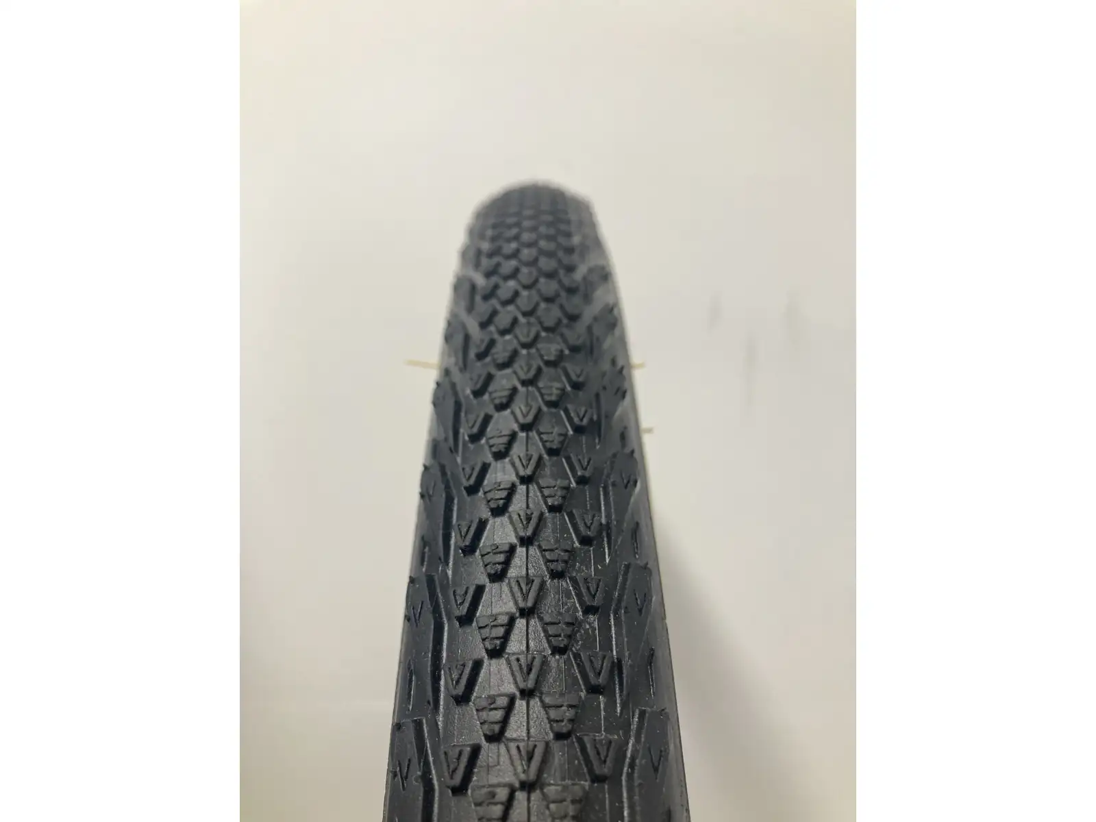 Veetire Rail 24x1,5" MPC TR plášť drôt black/cream - Z BICYKLA
