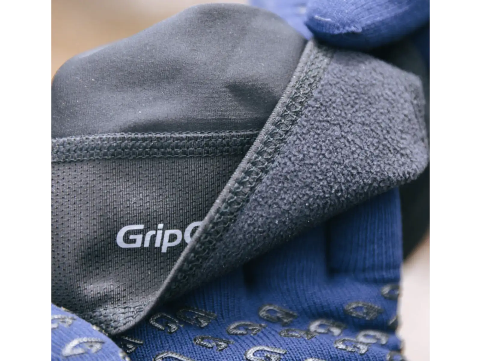 Grip Grab Thermo Windproof Winter Skull cyklistická čiapka čierna