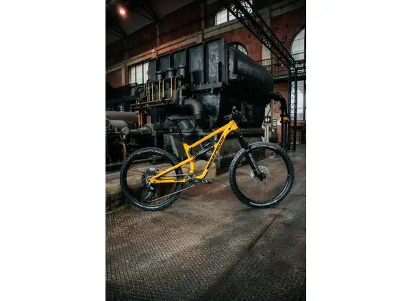 Nukeproof Mega 297 Pro Alloy Eagle 90 celoodpružený bicykel Yellow