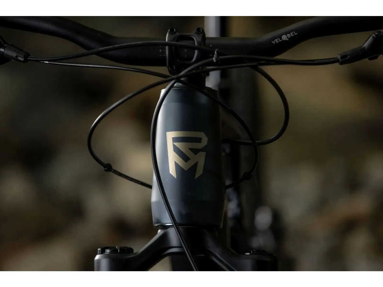 Rock Machine Whizz FS I 90 AXS horský bicykel Matte Milionaire Blue