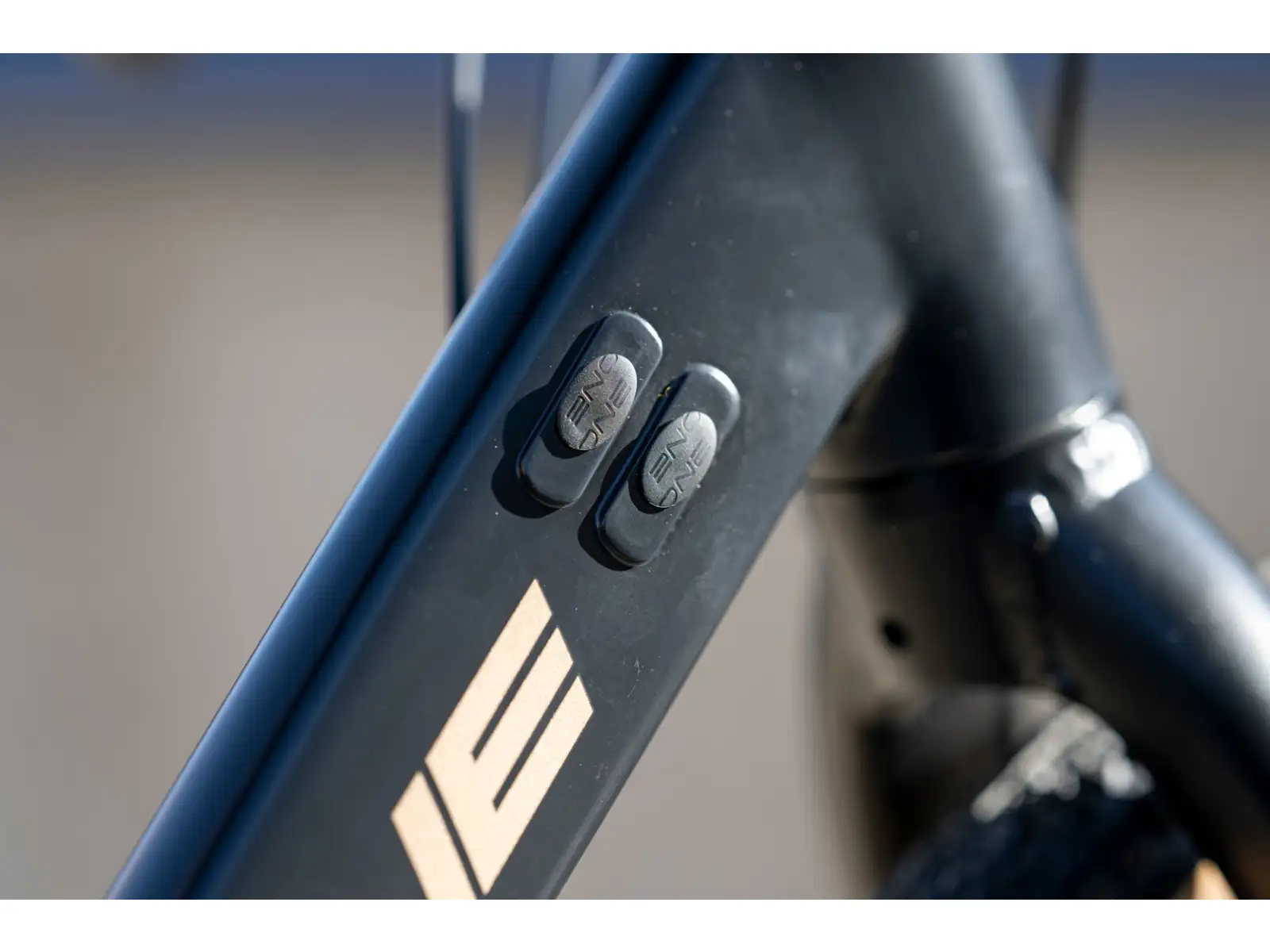 Rock Machine Gravelride 200 gravel kolo Gloss Black/Sand