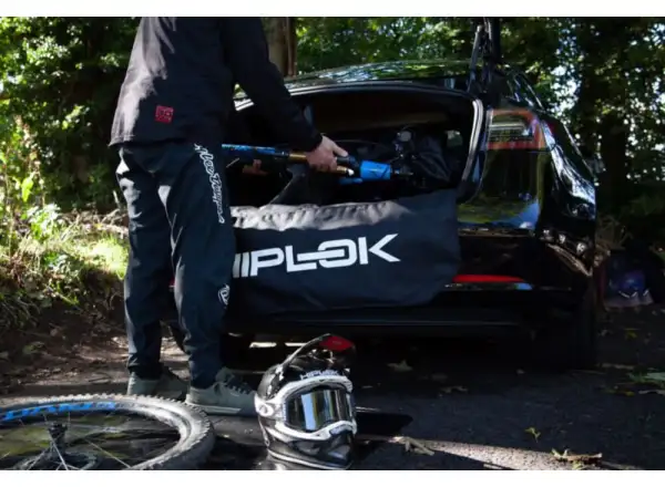 Hiplok Rideshield ochranná podložka 2700 x 1020 mm čierna