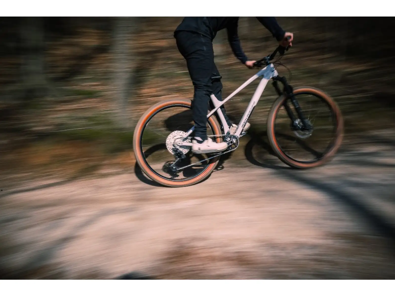 Rock Machine Blizz 30 horský bicykel 29" Gloss Limerock Grey