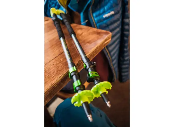 Penguin Carbon FL Foam turistické palice zelená vel. 64 - 135 cm.