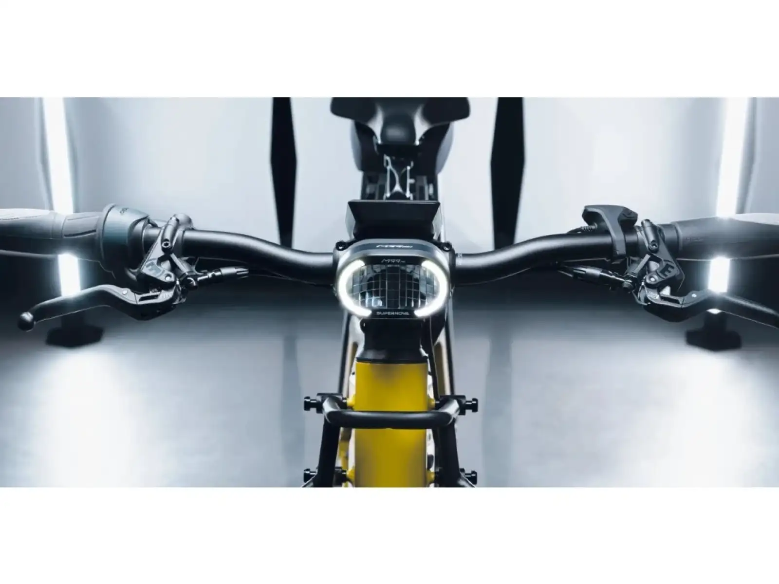 Supernova M99 Mini Pro 25 predné svetlo pre elektrobicykel