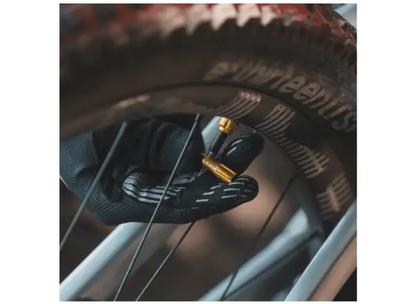 Lezyne CNC TLR Valve bezdušový ventil 80 mm červený