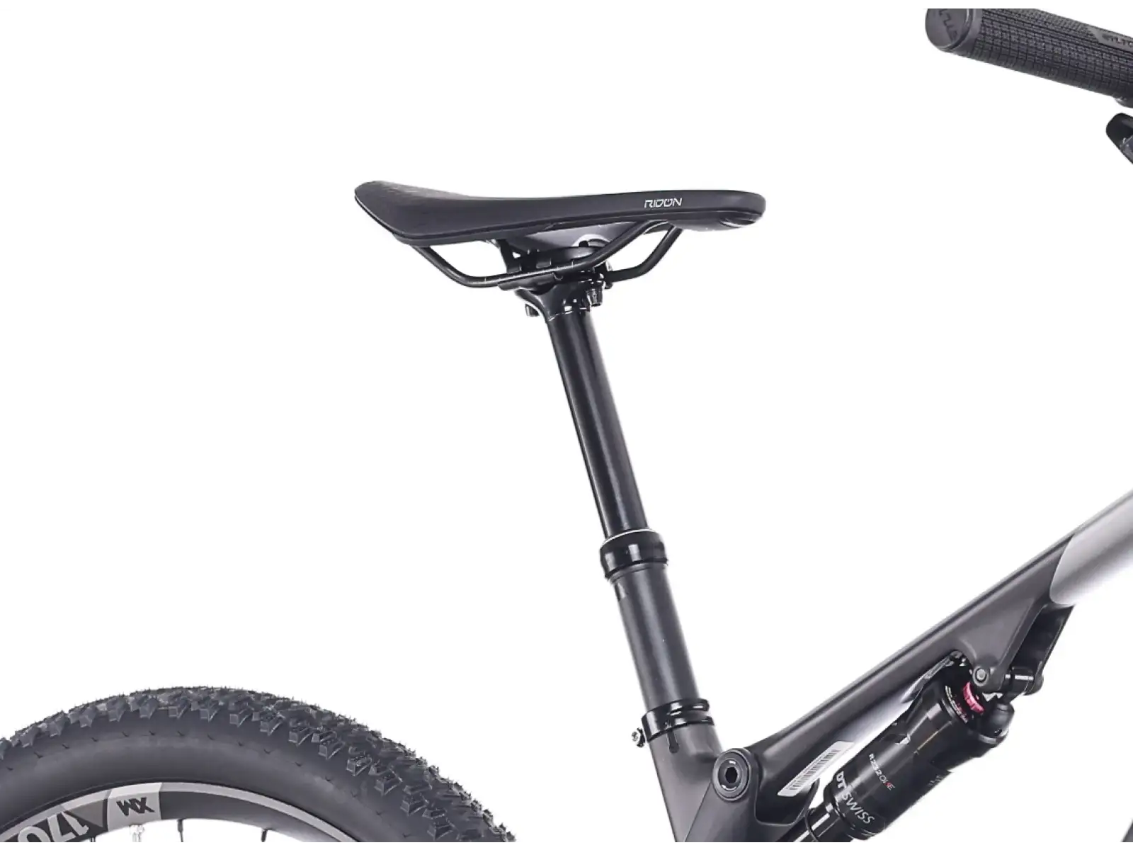 Superior XF 9.7 RC celoodpružený bicykel Matte Carbon/Smoke Chrome