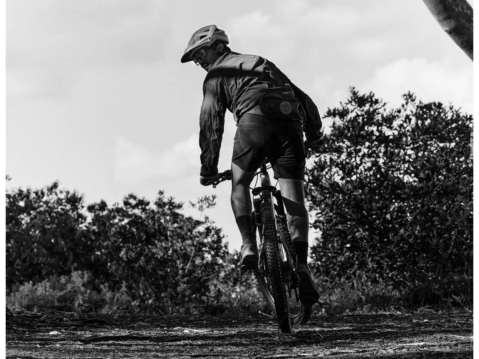 Cannondale Terrus prilba Starry Night Black