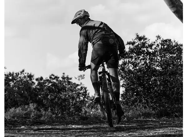 Cannondale Terrus prilba Starry Night Black