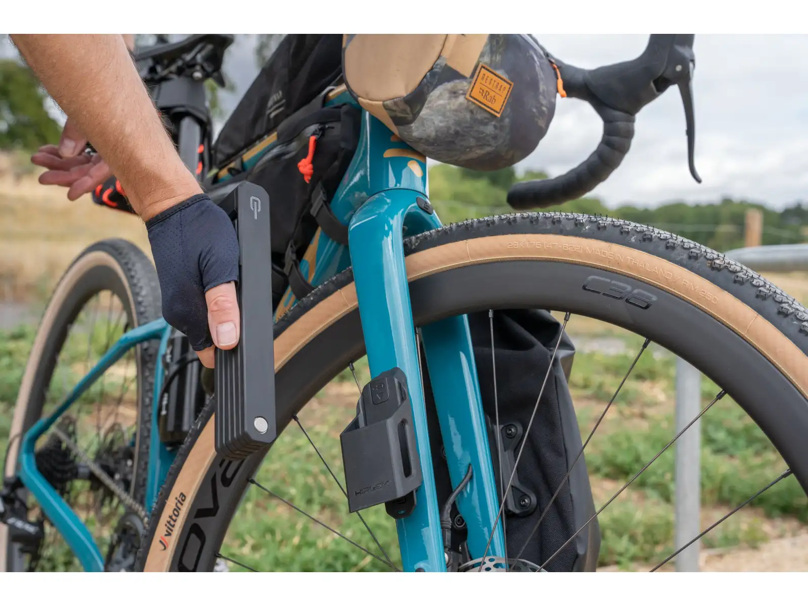 Hiplok zámok Switch 105cm čierna