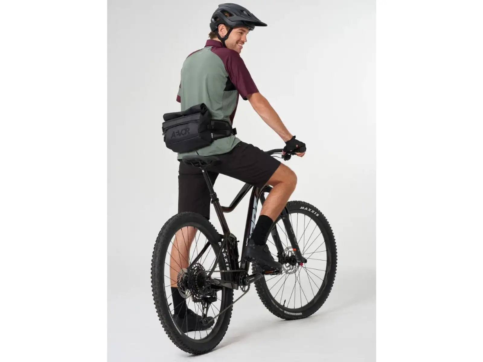 Aevor Waist Pack Proof ľadvinka 5-9 l Black