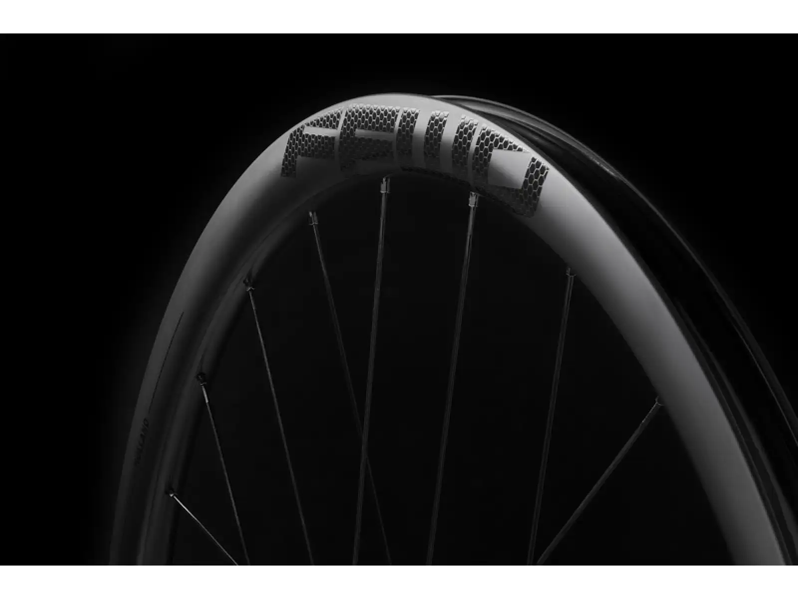 FFWD RYOT33 DT240 2:1 EXP cestné vypletené kolesá plášťové MattBlack Sram XDR orech