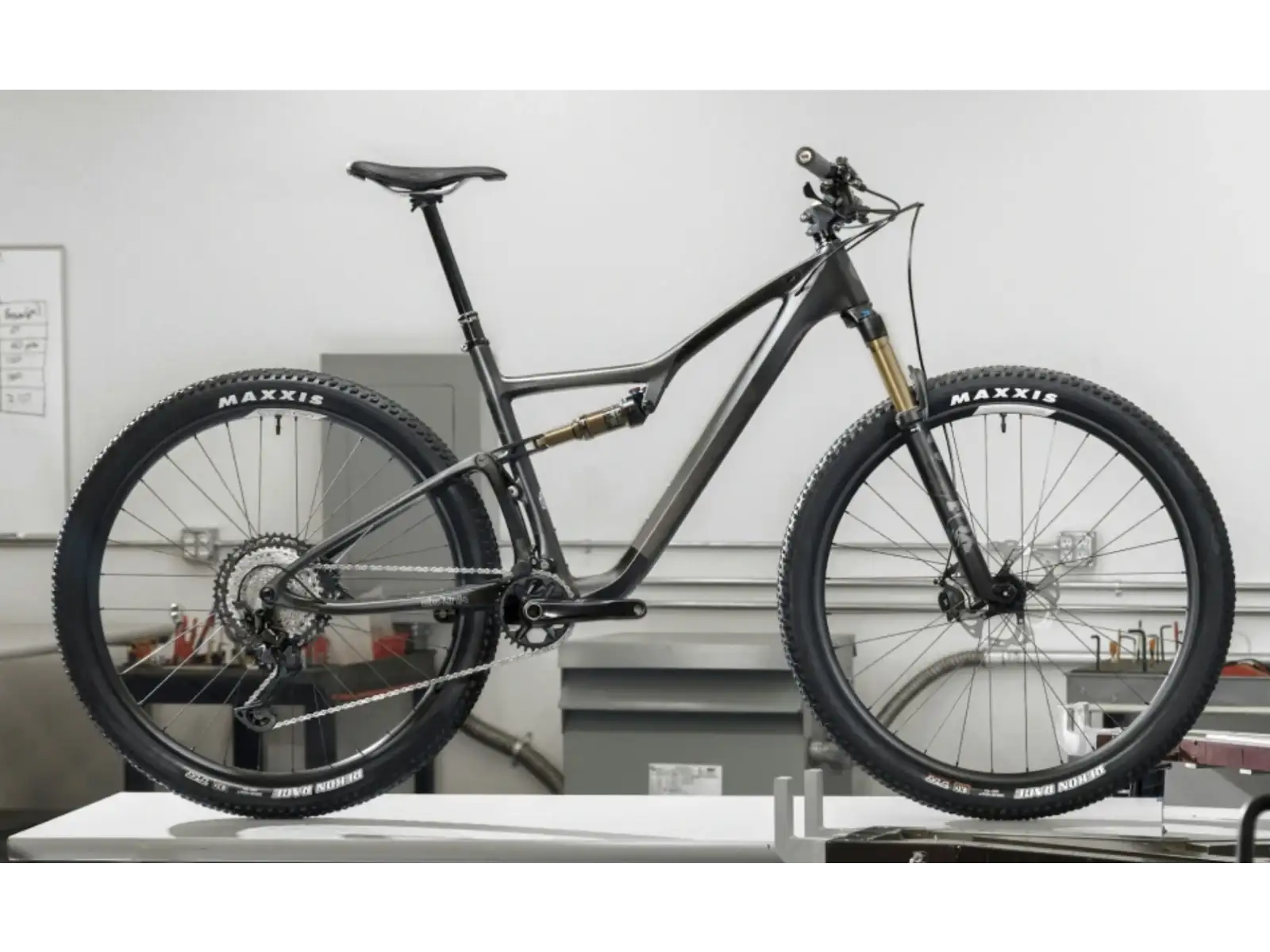 Ibis Exie US GX AXS T-Type horský celoodpružený bicykel Clear Charcoal