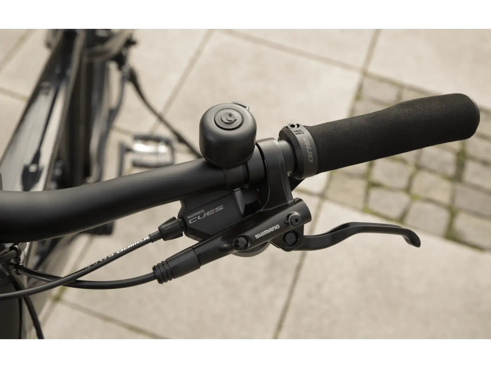 Superior Blox 6.7 T mestský bicykel Gloss Metallic Black