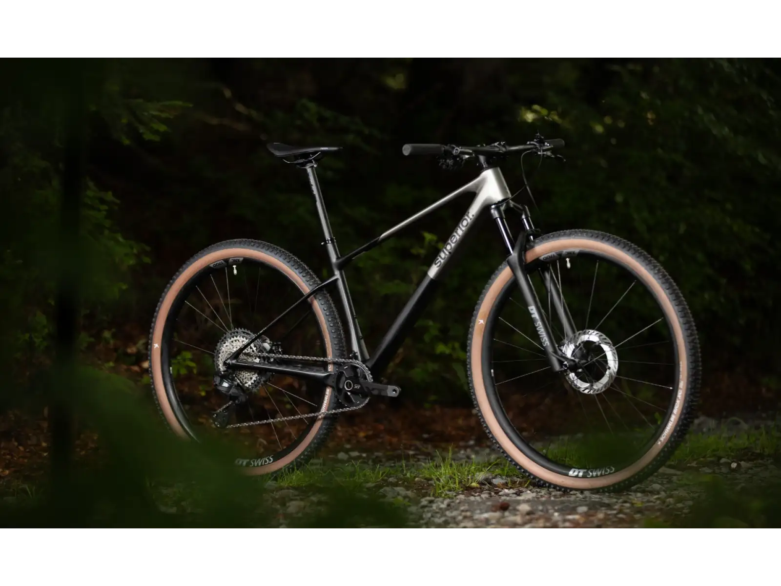 Superior XP 9.8 horský bicykel Matte Carbon/Dark Chrome