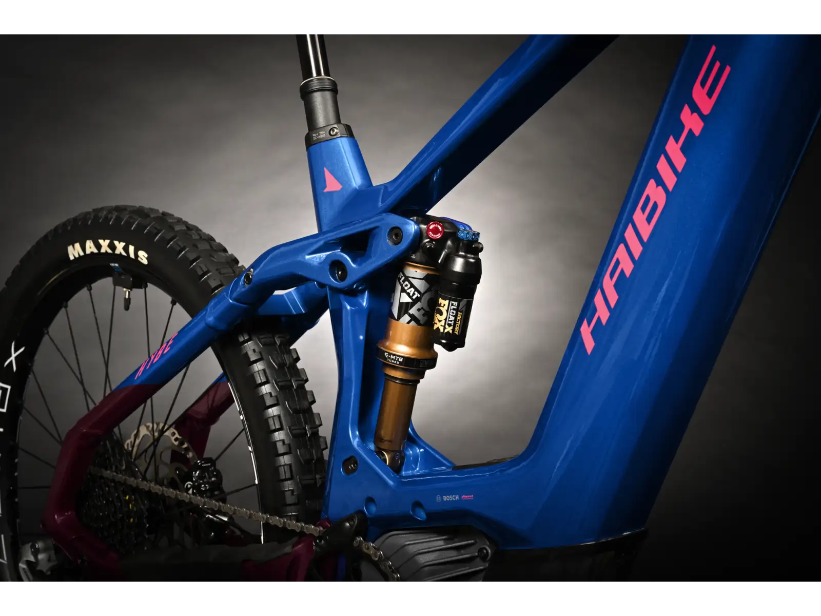 Haibike Hybe 11 Blue/Magenta/Pink celoodpružený elektrobicykel