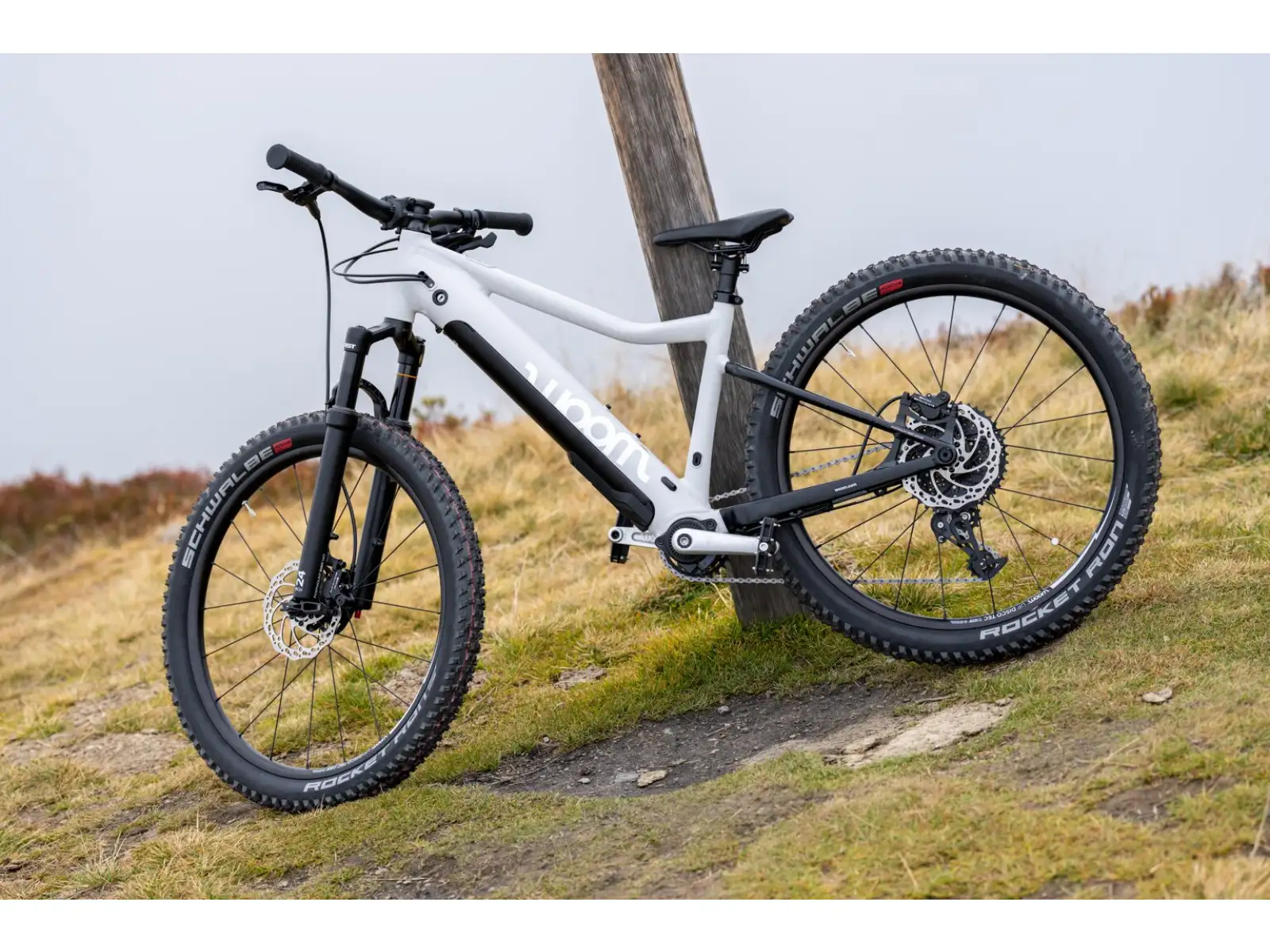 Woom UP 6 Limited detský elektrobicykel Cirrus Cloud