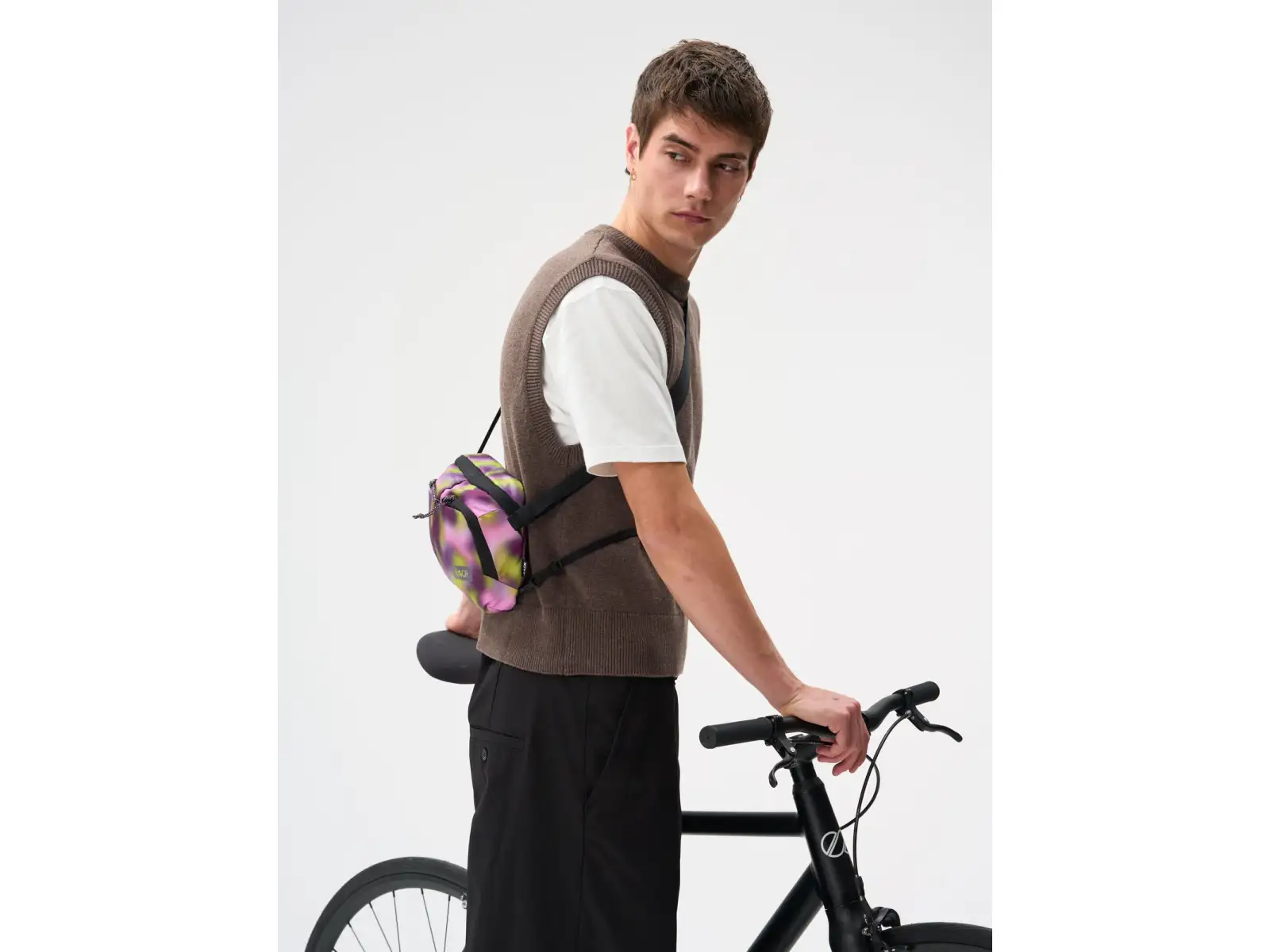 Aevor Sacoche taška cez rameno 4 l Ripstop Psychedelic Slush
