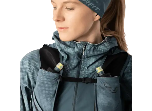 Dynafit Trail 6 Reflective bežecká vesta Cinder/Smoke Blue