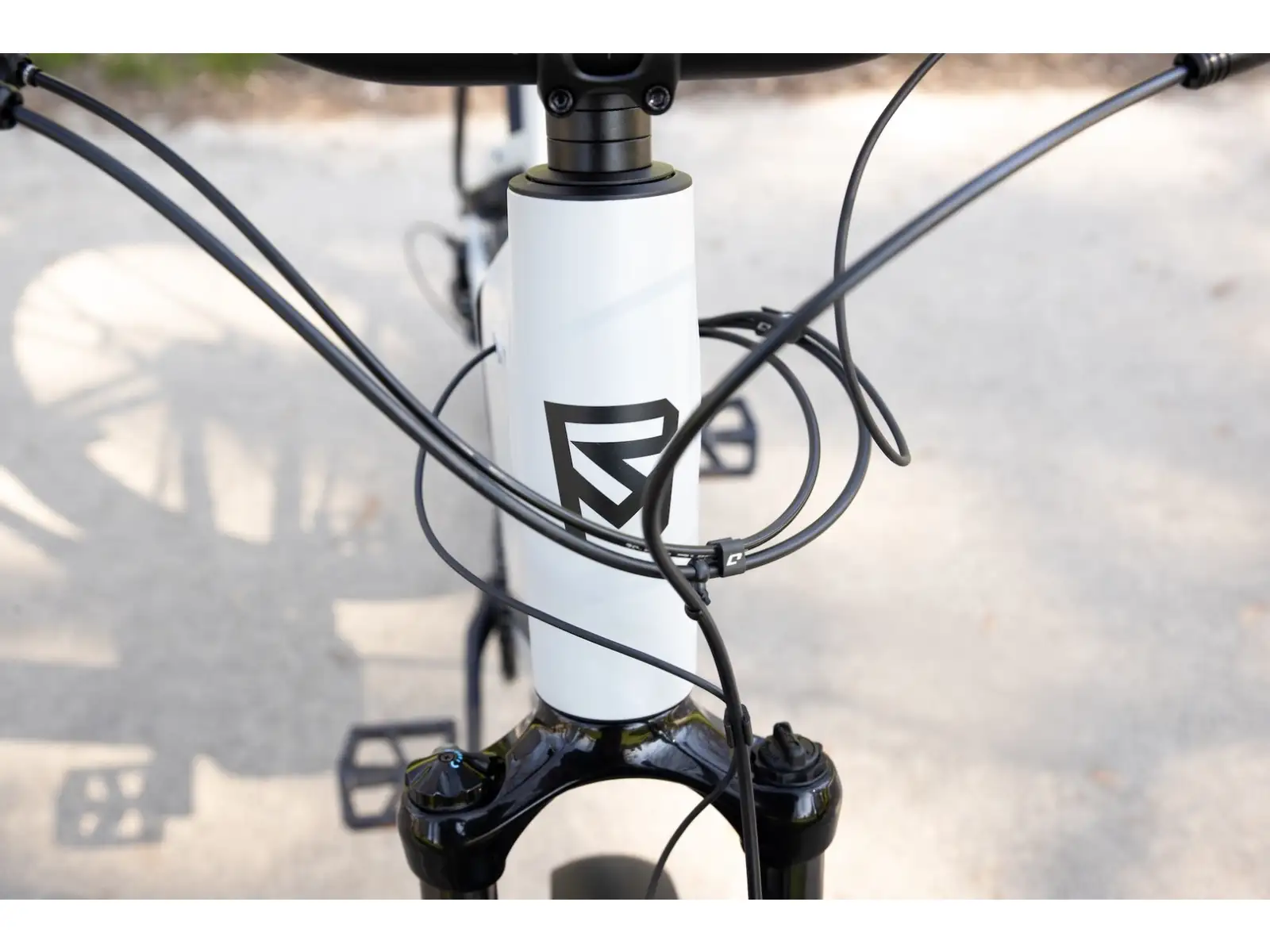 Rock Machine eRokk B70T nízkonástupový elektrobicykel Matte Limerock Grey