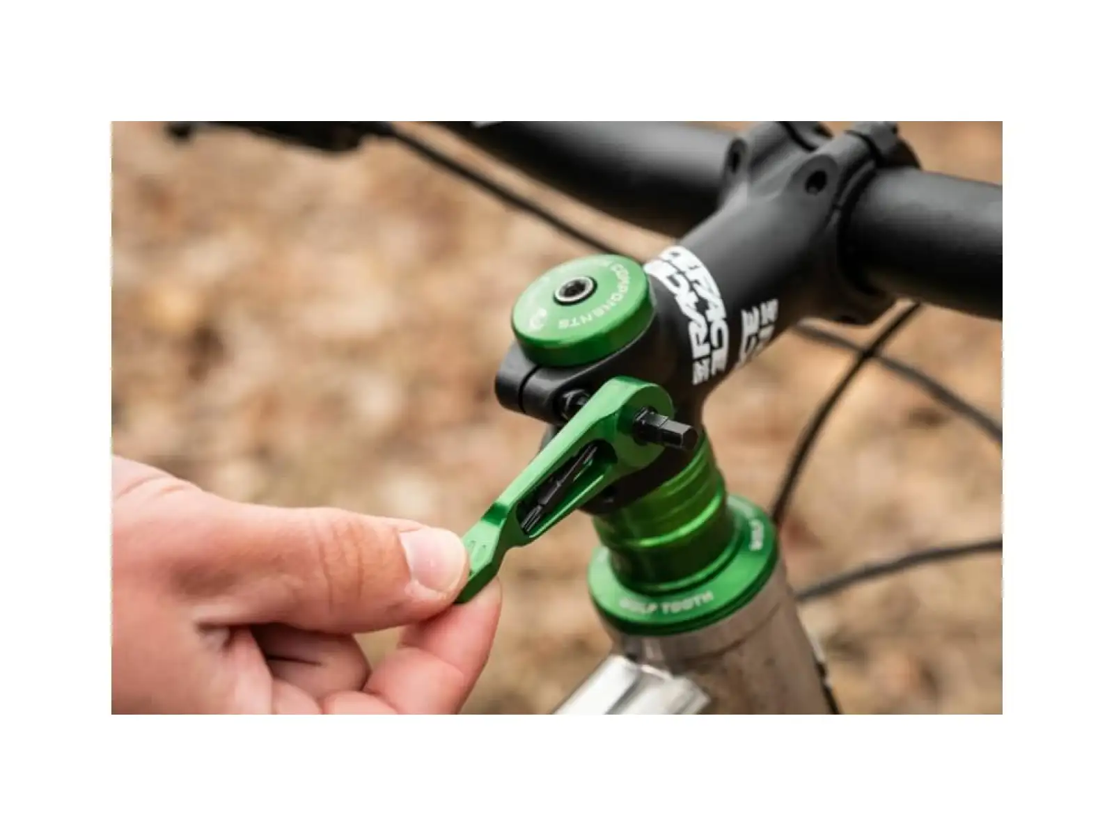 Wolf Tooth Axle Handle multikľúč 10 funkcií čierna