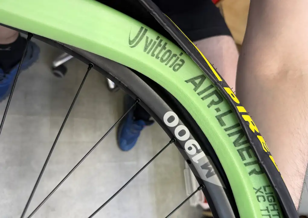 Test: Vittoria Air-Liner Light XC – má vložka na XC vůbec smysl?