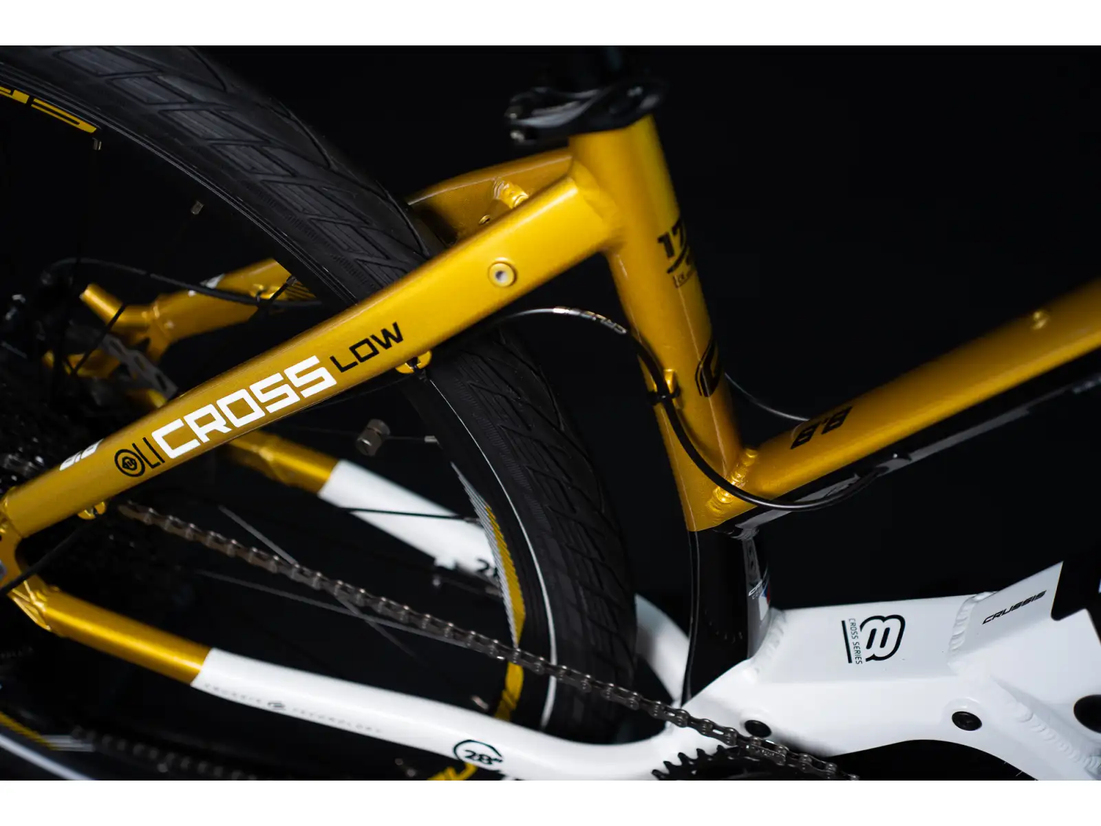 Crussis OLI Cross low 8.8-M krosový elektrobicykel