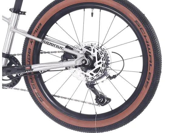 Superior TEAM 20 bicykel Gloss Brushed Alu / Rainbow Black 9.0"