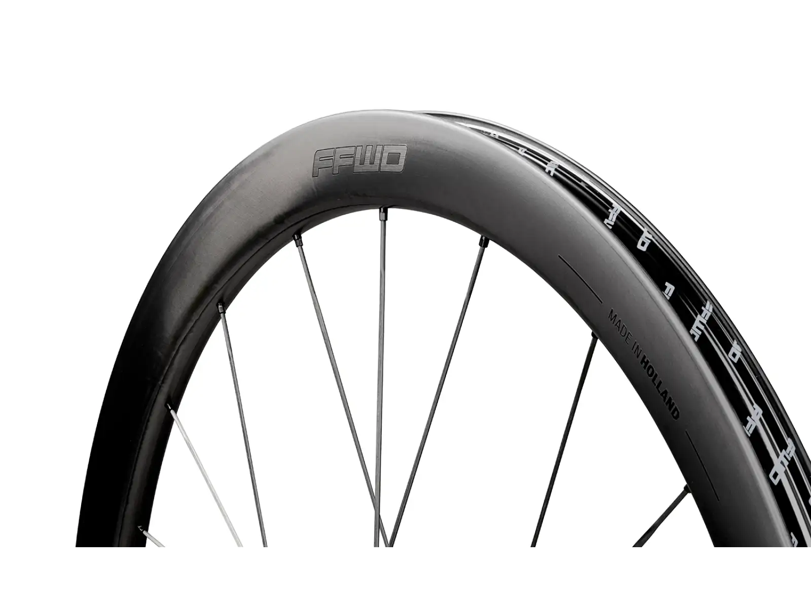 FFWD RAW CS 44 cestné výpletové kolesá Matt Black