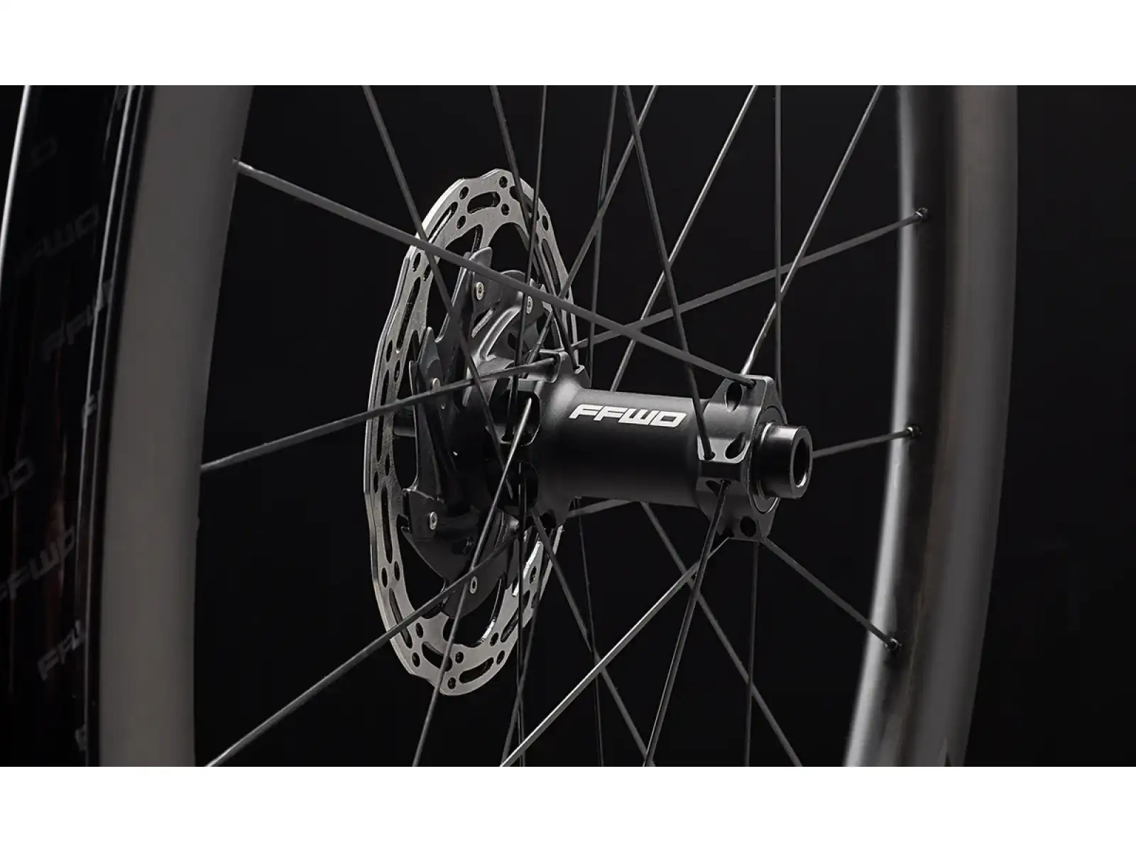 FFWD FALCON + RYOT77 Shimano 11/12sp vypletené kolesá