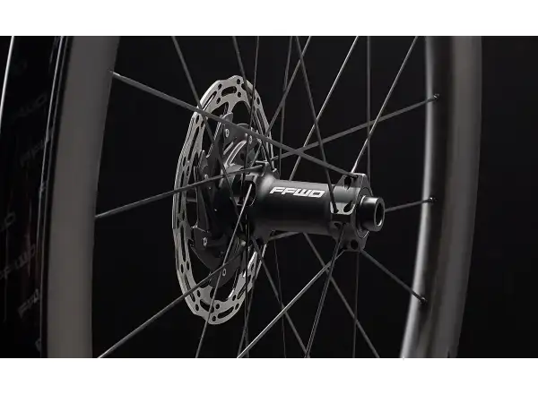 FFWD FALCON + RYOT77 Shimano 11/12sp vypletené kolesá
