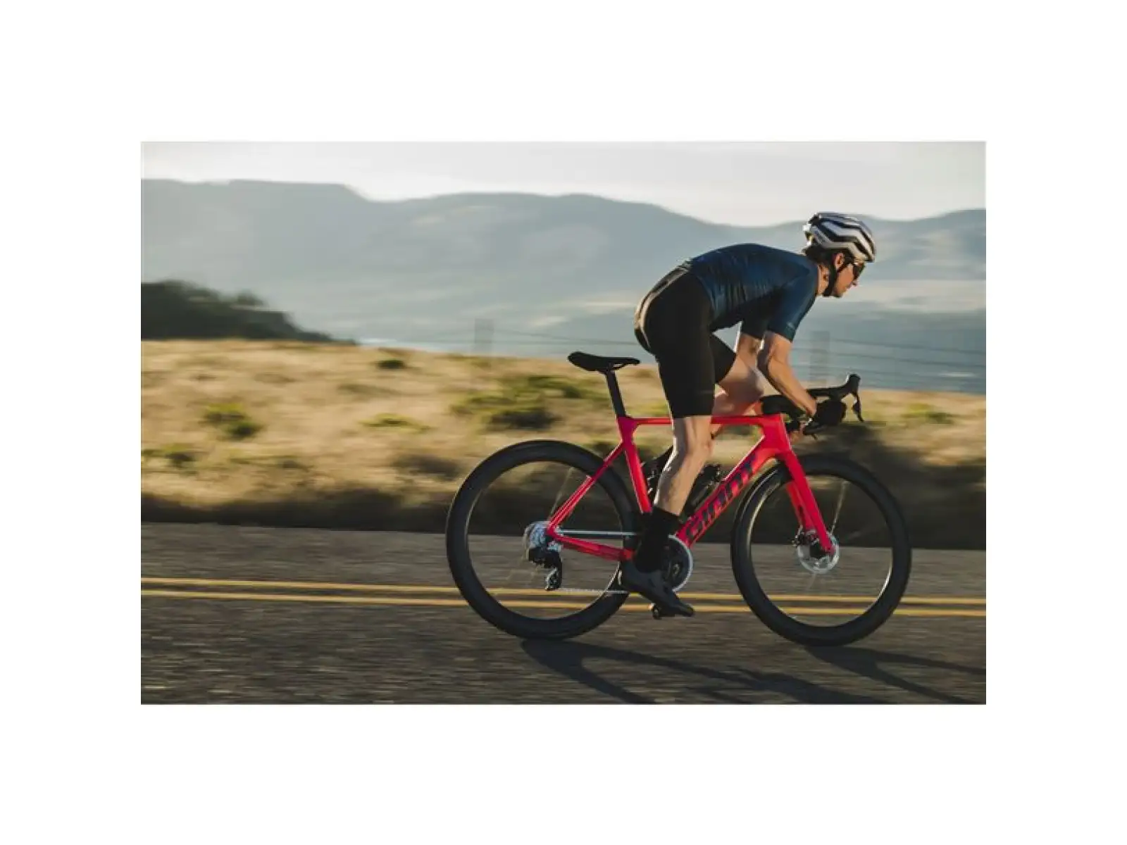 Giant SLR 1 50 Disc Hookless RW zadné vypletené koleso orech Shimano