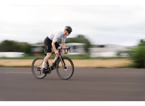 Isaac Meson DuraAce Di2 cestný bicykel Ruby Red