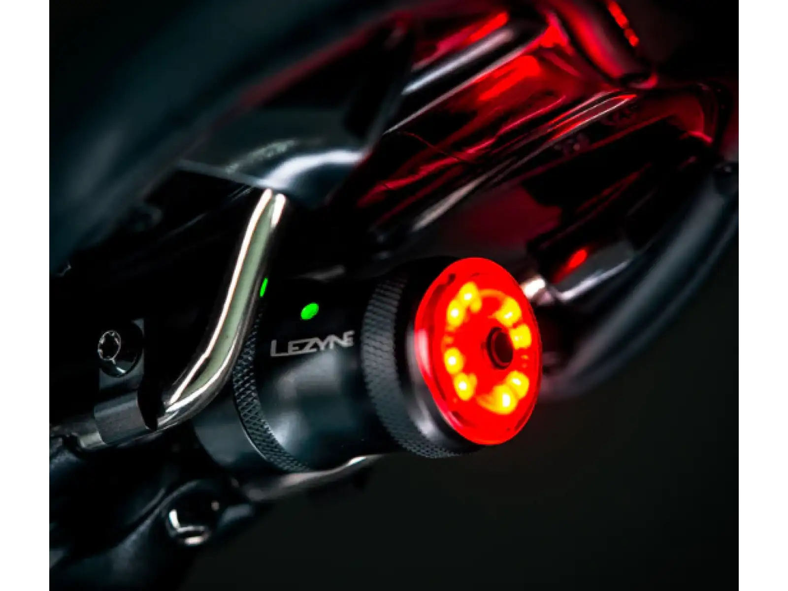 Lezyne Saddle Drive 250 podsedlové zadné svetlo Matte Black